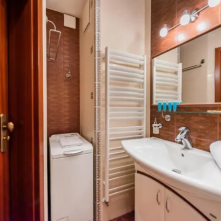 Metro Wilanowska Homely Apartment Warsaw Exterior photo